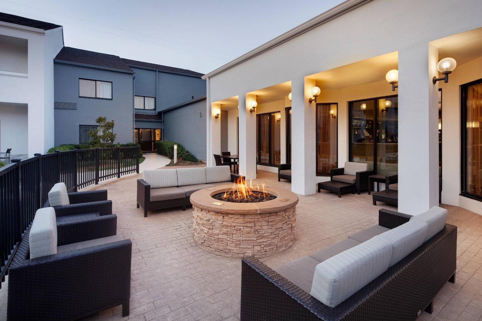 Courtyard Dallas Addison Midway Exteriér fotografie