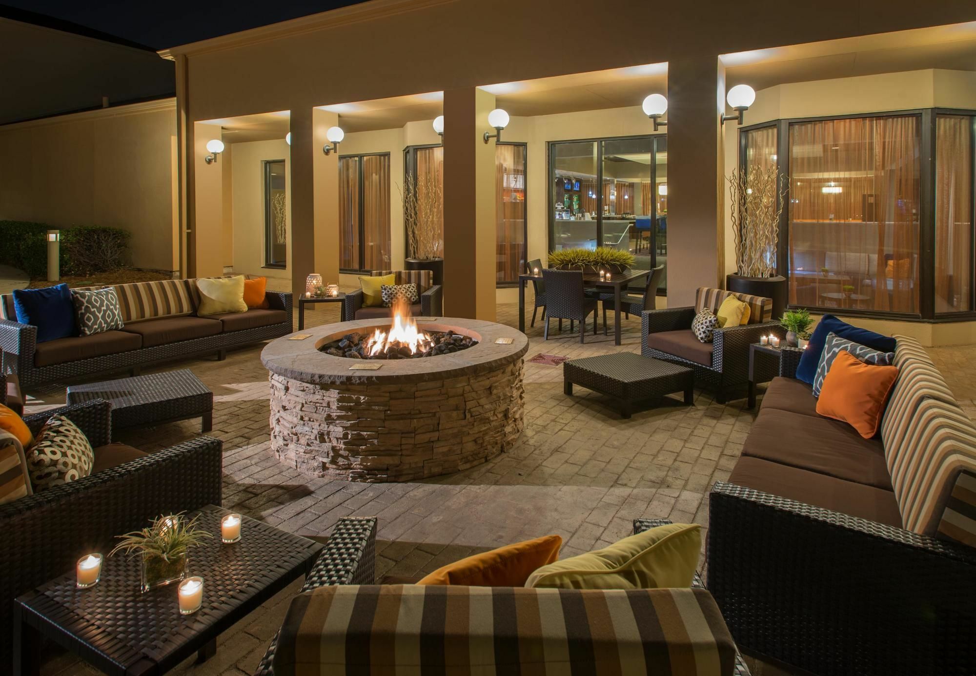 Courtyard Dallas Addison Midway Exteriér fotografie