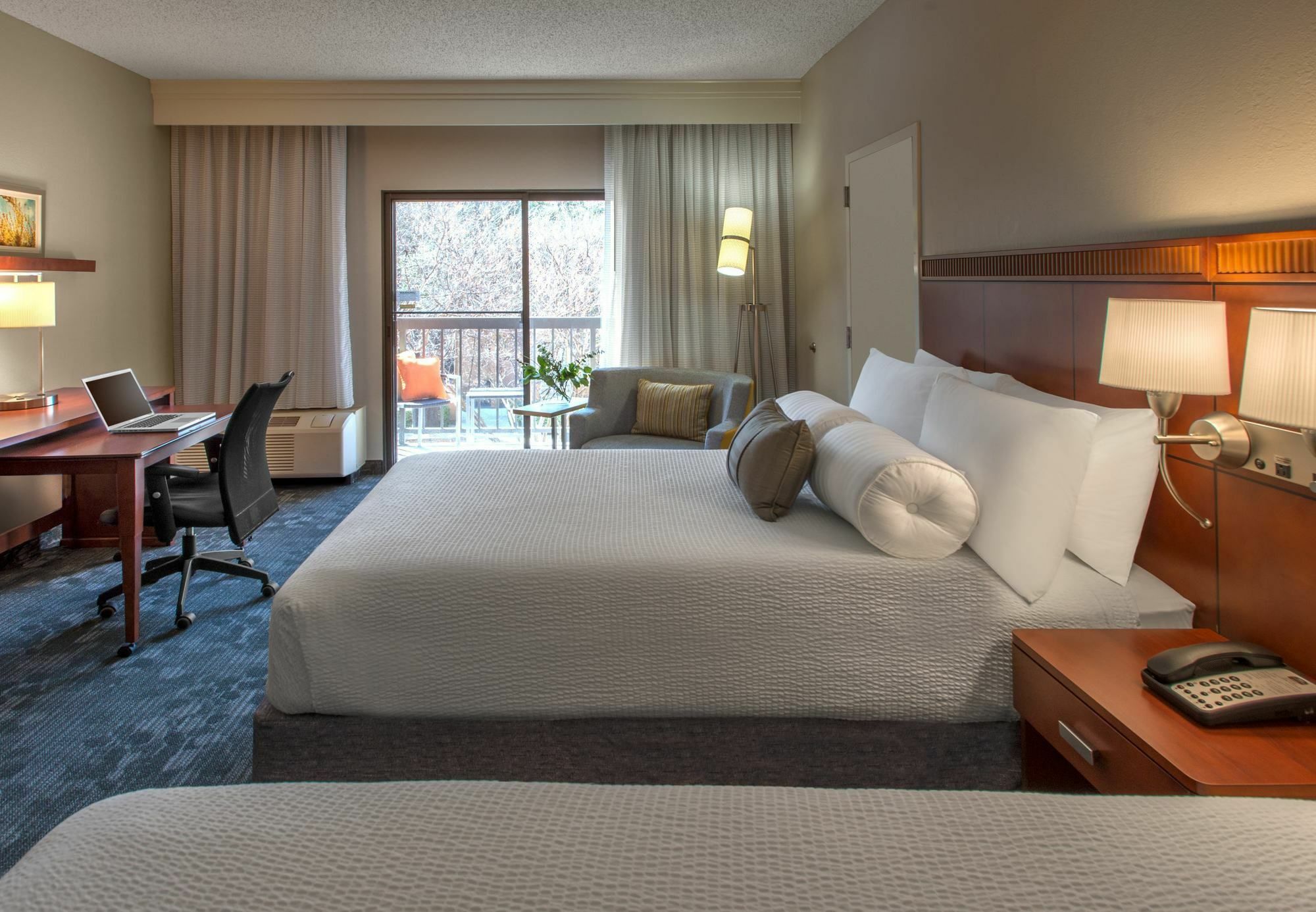 Courtyard Dallas Addison Midway Exteriér fotografie